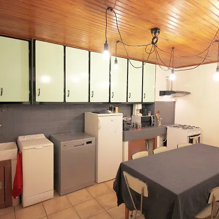 Font Christiane Apartman *